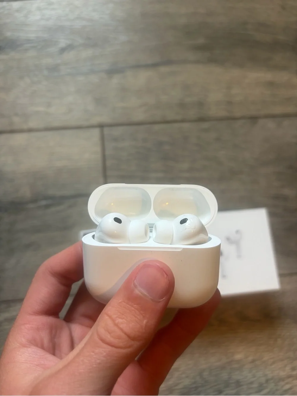 Apple AirPods Pro 3 never used (ONE DAY SHIPPING)